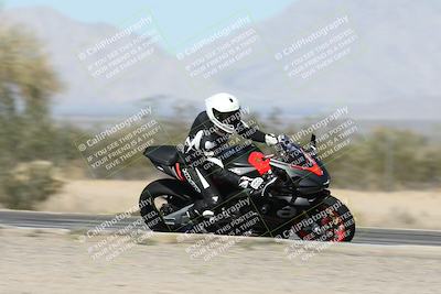 media/Dec-01-2025-Moto Forza (Mon) [[2daa91e15f]]/3-Beginner Group/Session 2 (Turn 7 Inside Pans)/